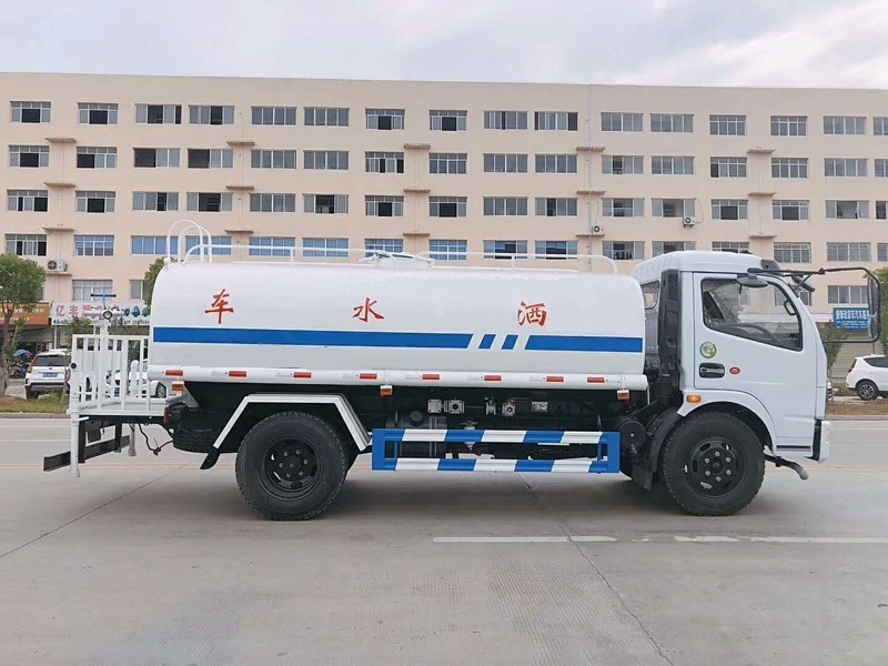 東風福瑞卡灑水車圖片