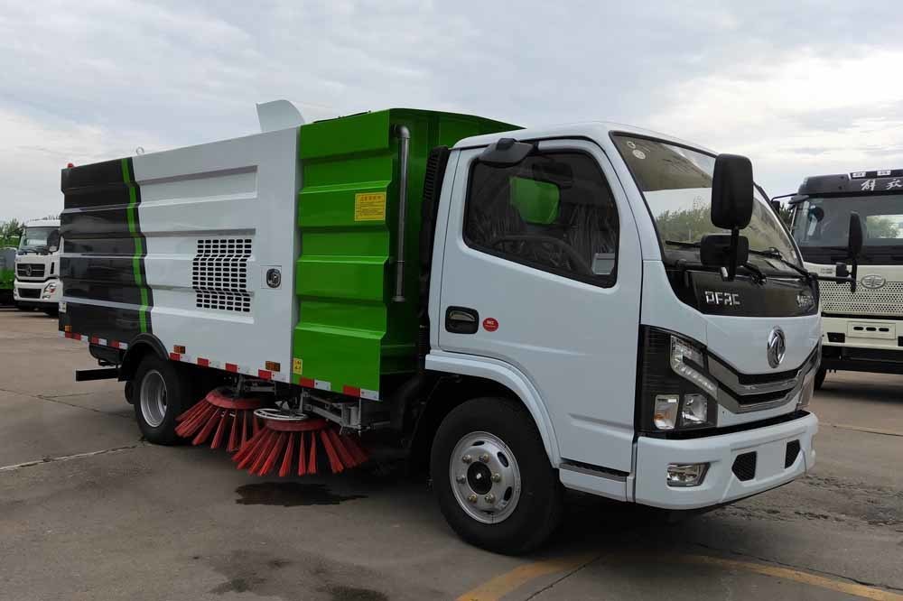 8吨扫路车 8吨扫路车
